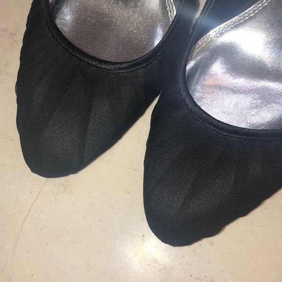 Heels - Picture 4 of 4